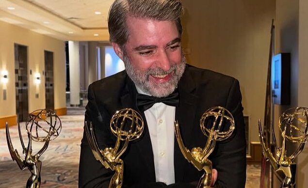 JOSE VILLALOBOS junto al equipo reconocido con premios Suncoast Emmy